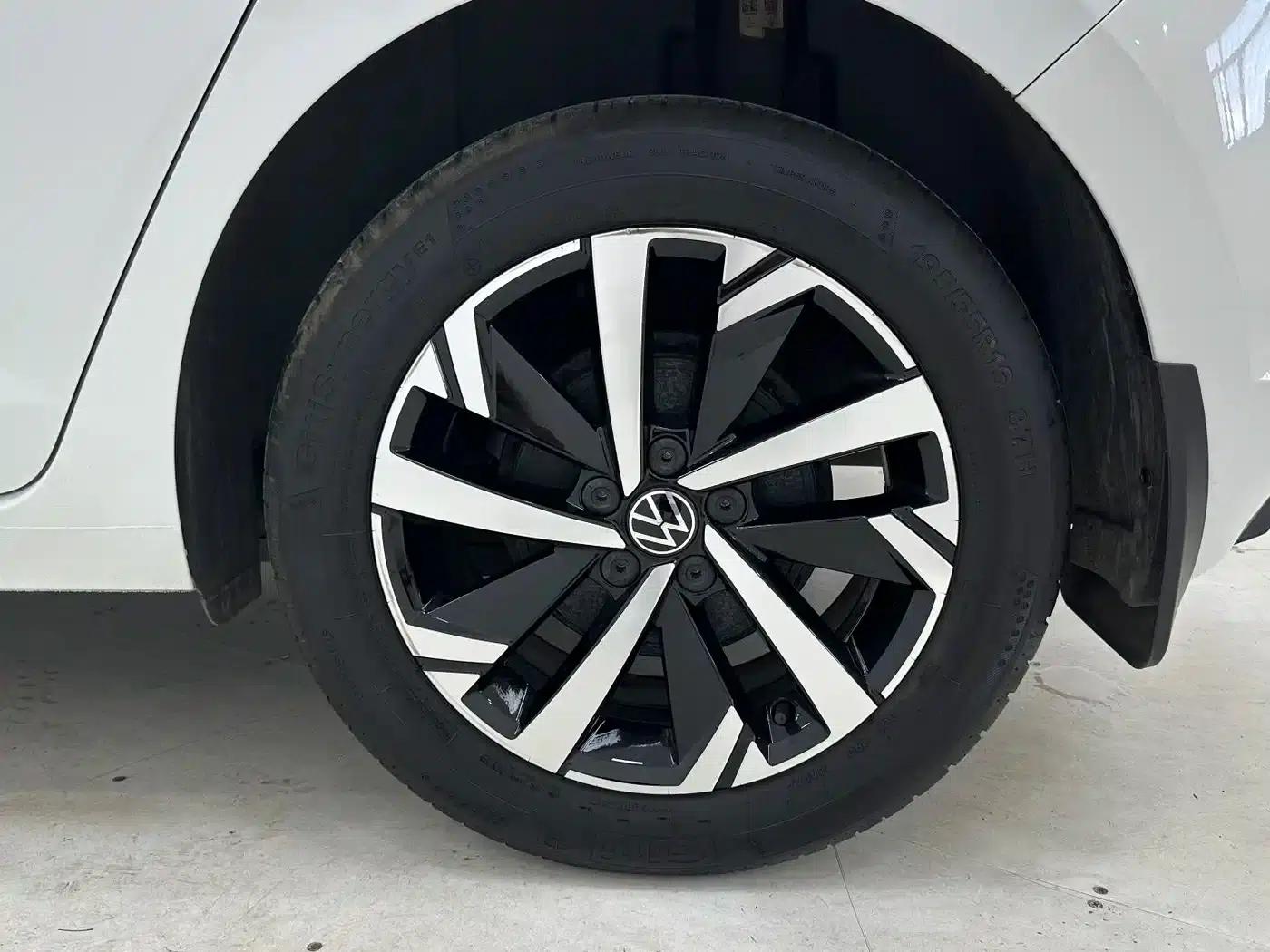 2023 Polo Facelift Plus 1.5L Automatic Trendy Smart Edition — миниатюра 17