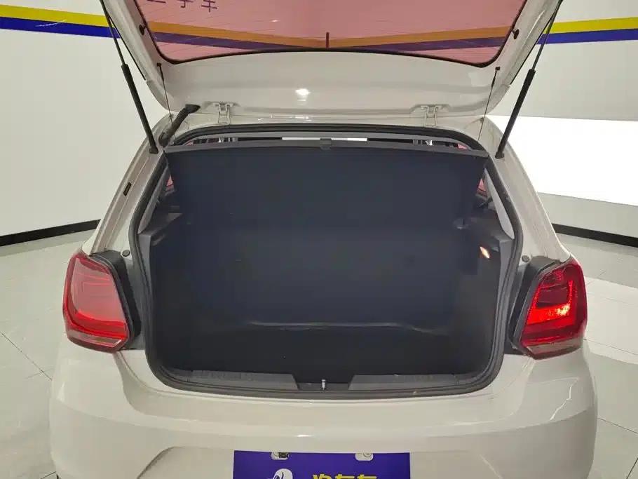 2016 Polo 1.4L Automatic Fashion Edition — миниатюра 4