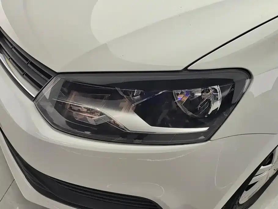 2016 Polo 1.4L Automatic Fashion Edition — миниатюра 5