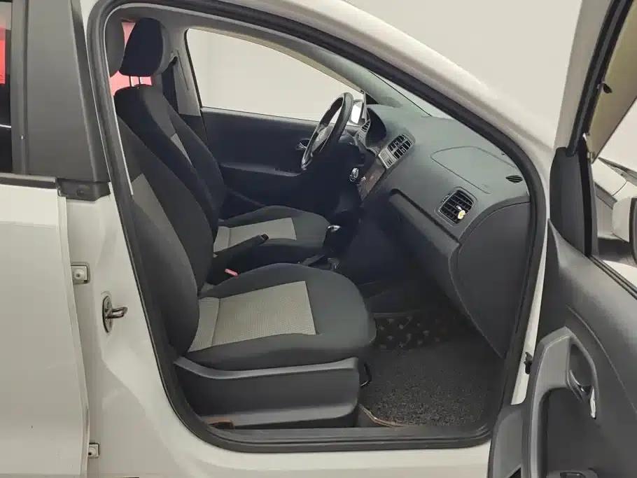2016 Polo 1.4L Automatic Fashion Edition — миниатюра 8