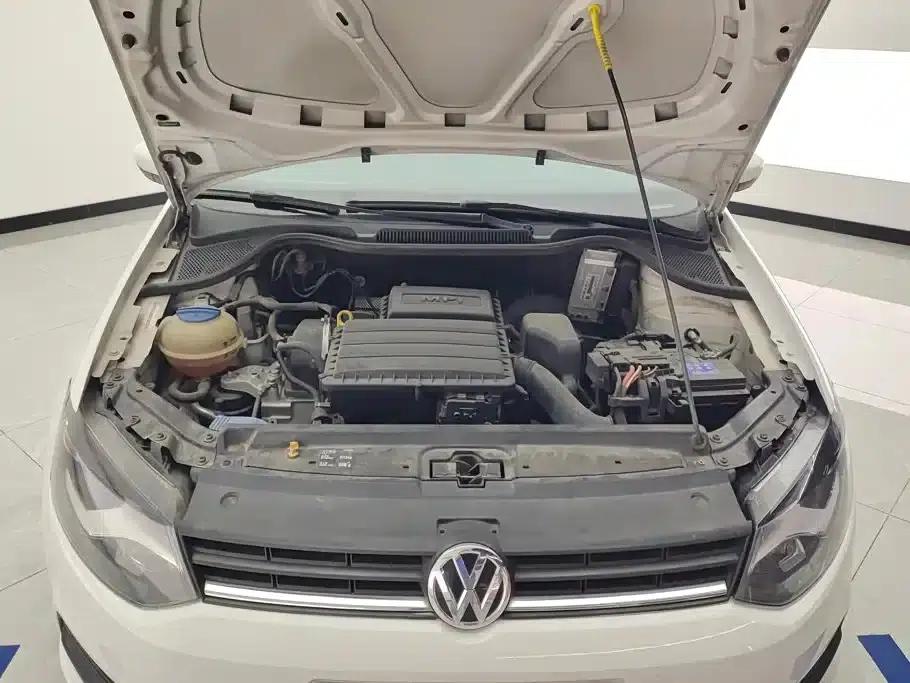 2016 Polo 1.4L Automatic Fashion Edition — миниатюра 10