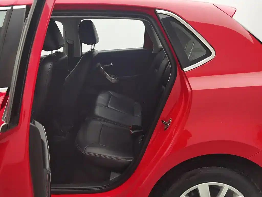 2014 Polo 1.6L Automatic Comfort Edition — миниатюра 15