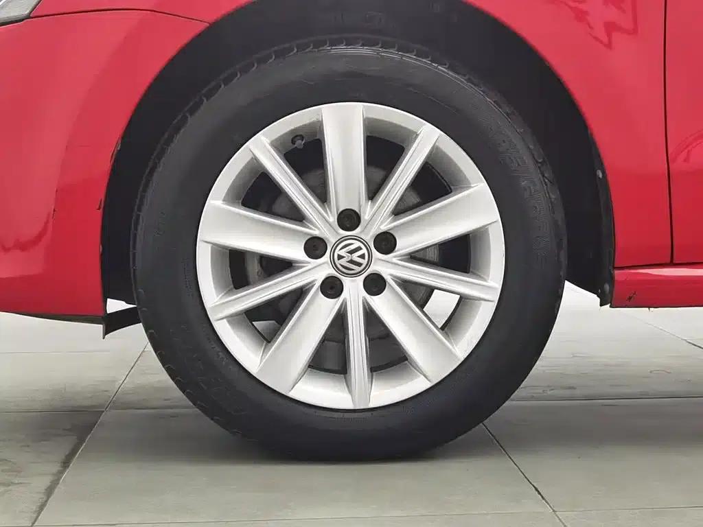 2014 Polo 1.6L Automatic Comfort Edition — миниатюра 17