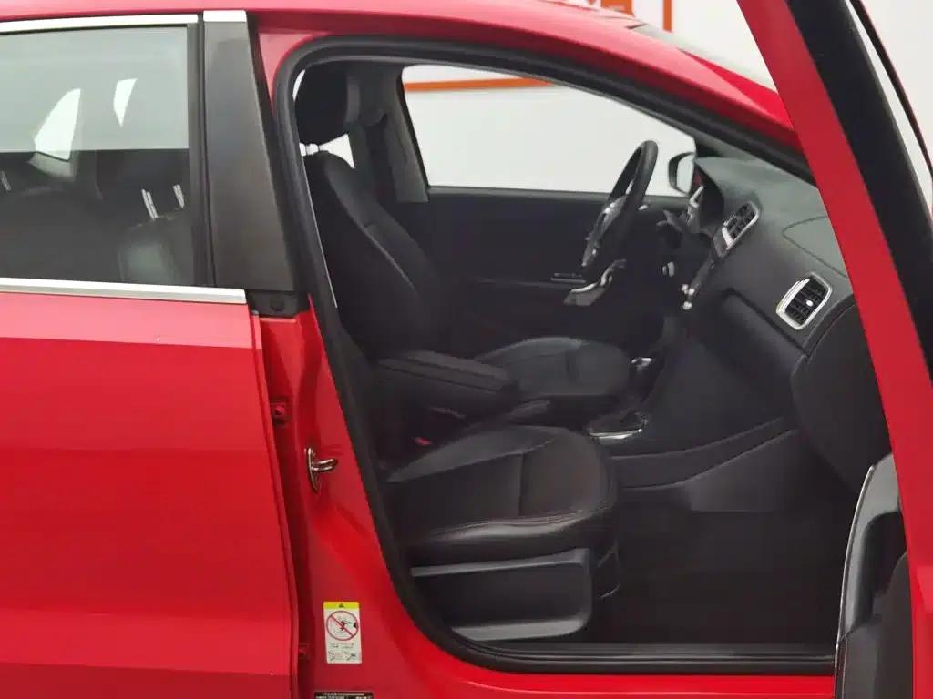 2014 Polo 1.6L Automatic Comfort Edition — миниатюра 23
