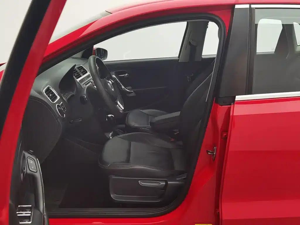 2014 Polo 1.6L Automatic Comfort Edition — миниатюра 10