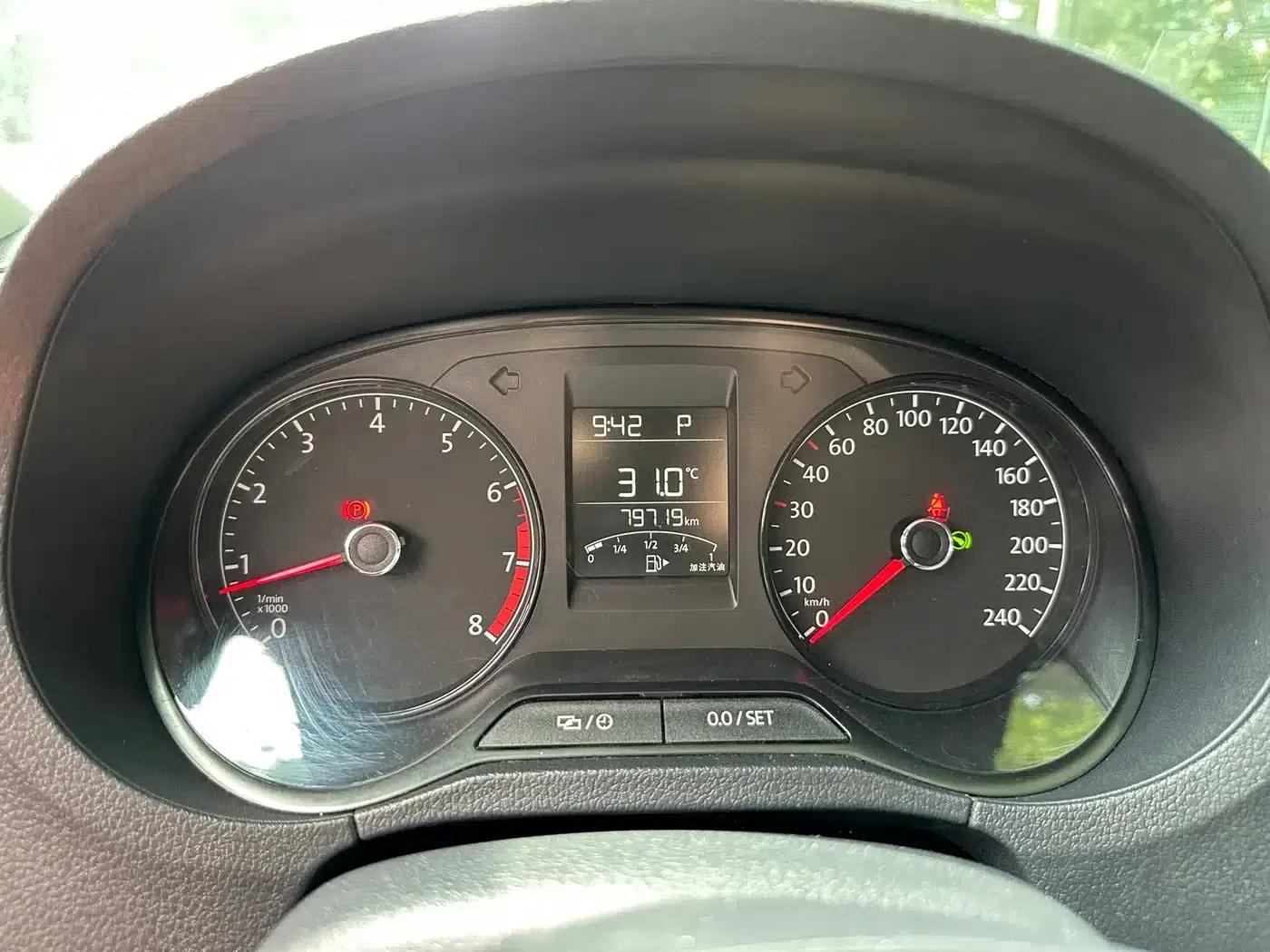 2016 Polo 1.4L Automatic Fashion Edition — миниатюра 7
