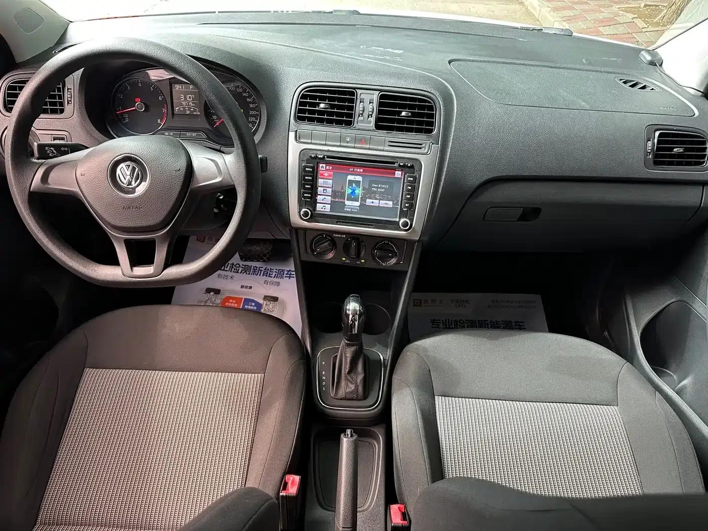 2016 Polo 1.4L Automatic Fashion Edition — миниатюра 10