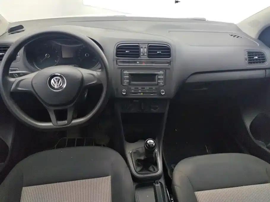 2016 Polo 1.4L Manual Fashion Edition — миниатюра 12