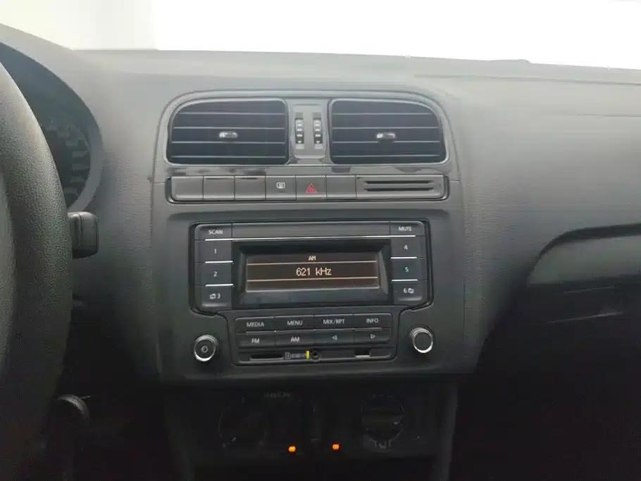 2016 Polo 1.4L Manual Fashion Edition — миниатюра 13