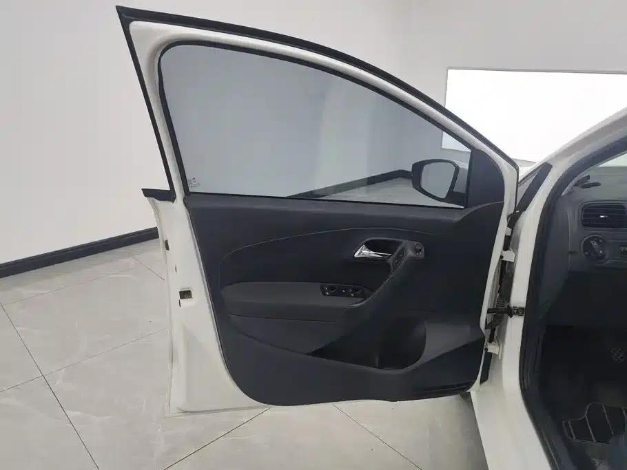 2016 Polo 1.4L Manual Fashion Edition — миниатюра 7