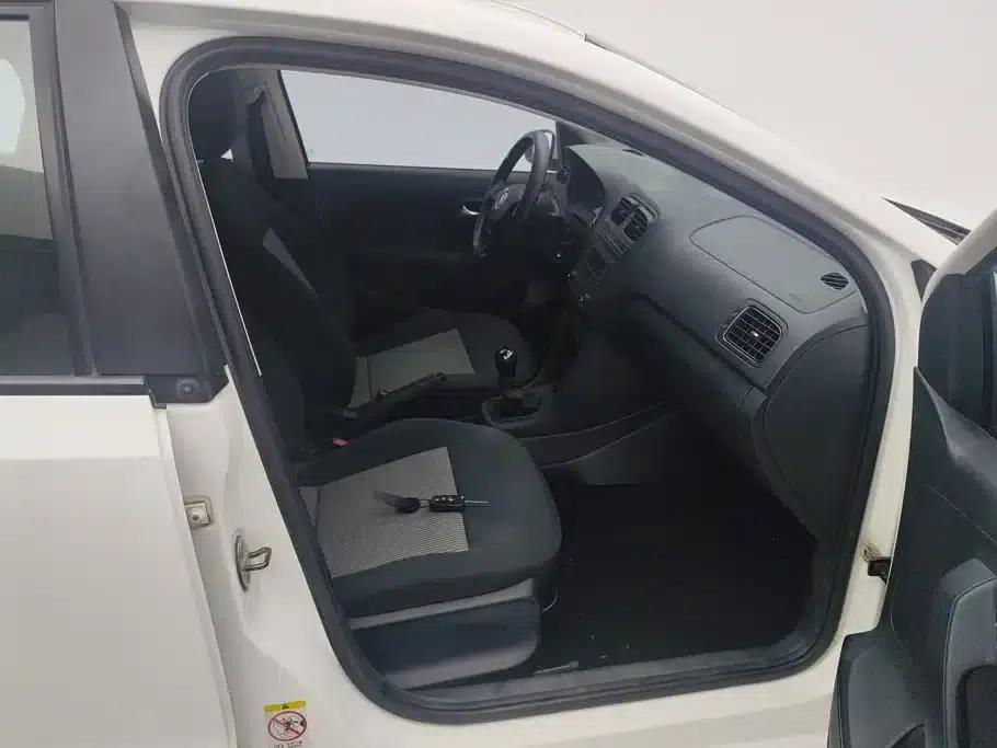 2016 Polo 1.4L Manual Fashion Edition — миниатюра 8