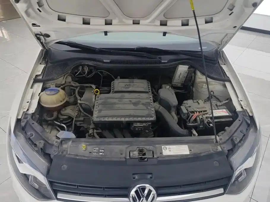 2016 Polo 1.4L Manual Fashion Edition — миниатюра 10