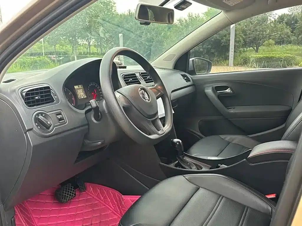 2016 Polo 1.4L Cross Polo Automatic — миниатюра 8