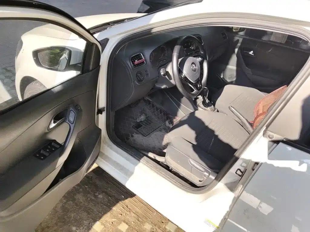 2016 Polo 1.6L Automatic Comfort Model — миниатюра 14