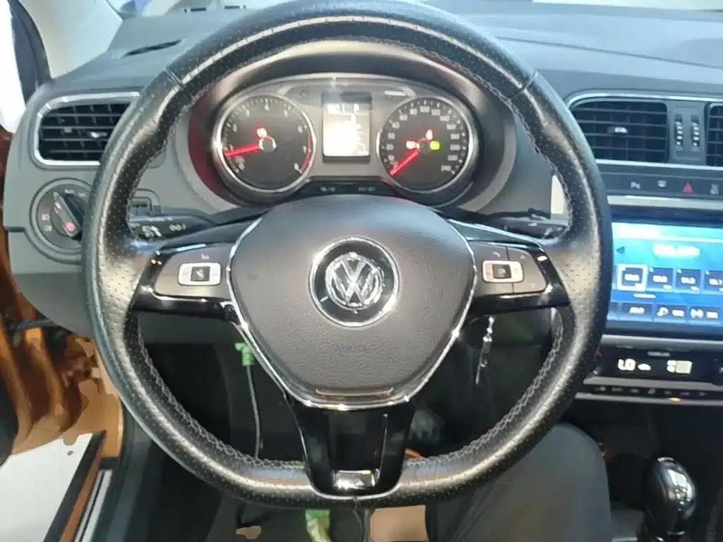 2016 Polo 1.6L Cross Polo Automatic — миниатюра 11