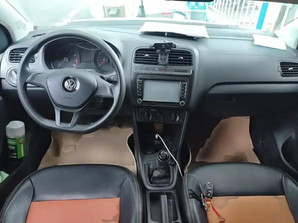 2016 Polo 1.4L Manual Fashion Edition — миниатюра 6
