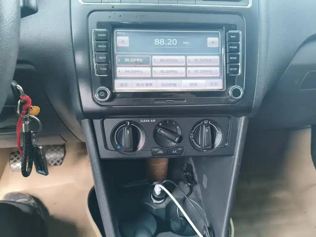 2016 Polo 1.4L Manual Fashion Edition — миниатюра 10