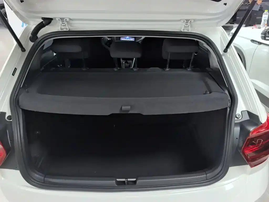 2019 Polo Plus 1.5L Automatic Panoramic Enjoyment Edition — миниатюра 19