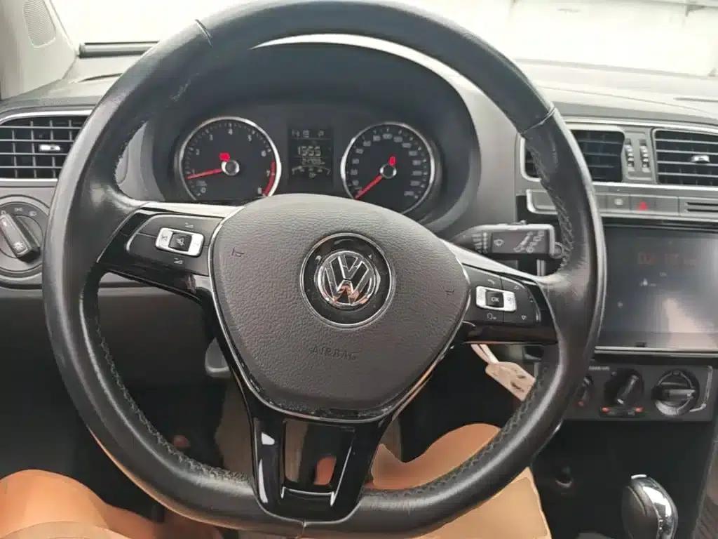 2016 Polo 1.6L Automatic Comfort Model — миниатюра 11