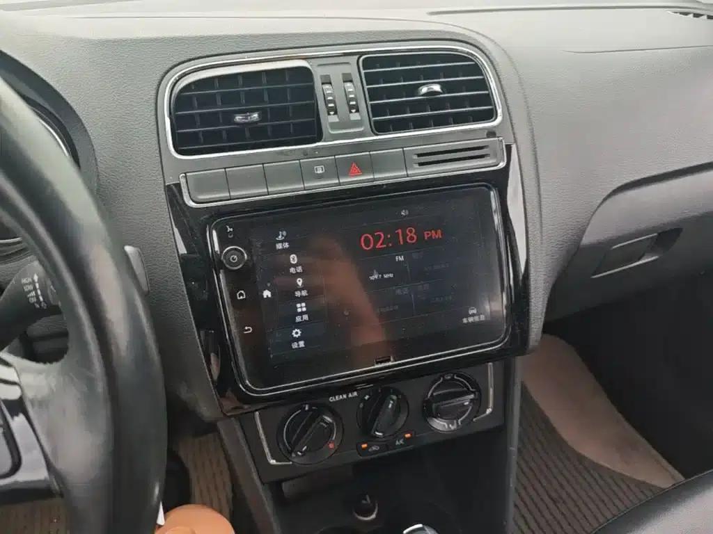 2016 Polo 1.6L Automatic Comfort Model — миниатюра 13