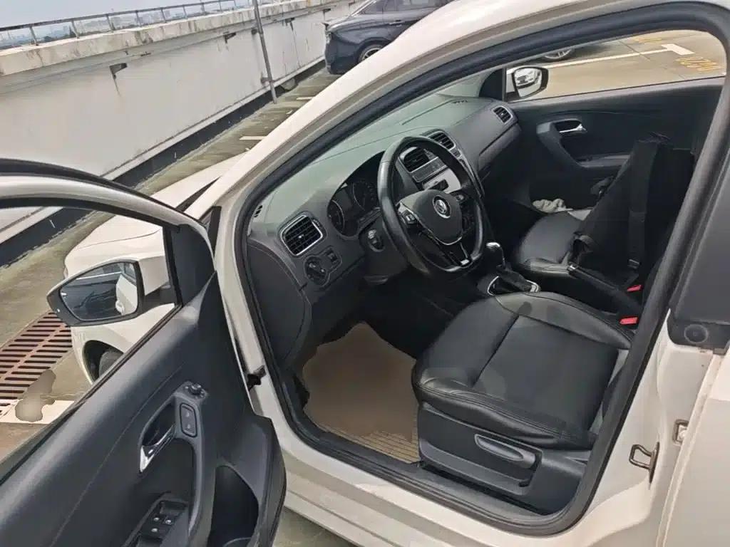 2016 Polo 1.6L Automatic Comfort Model — миниатюра 16