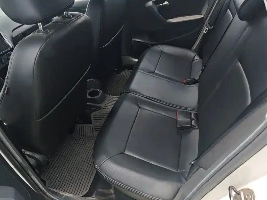 2016 Polo 1.6L Automatic Comfort Model — миниатюра 17