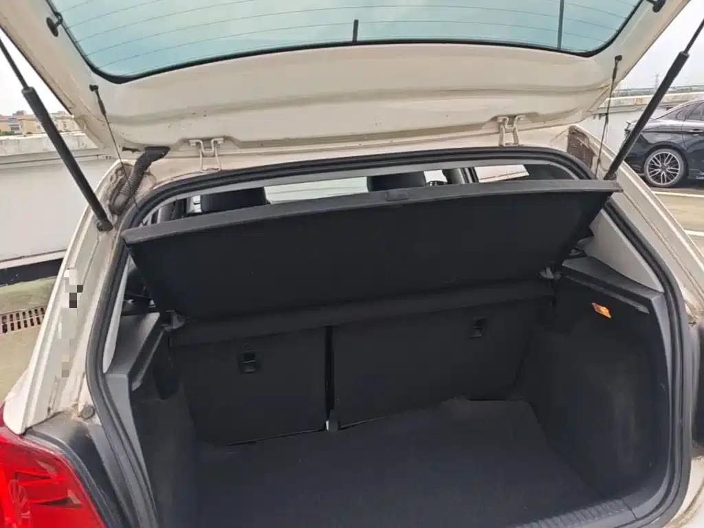 2016 Polo 1.6L Automatic Comfort Model — миниатюра 19