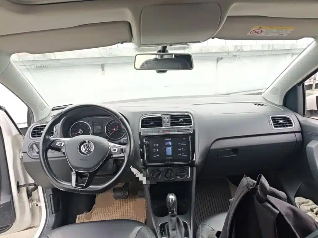 2016 Polo 1.6L Automatic Comfort Model — миниатюра 10