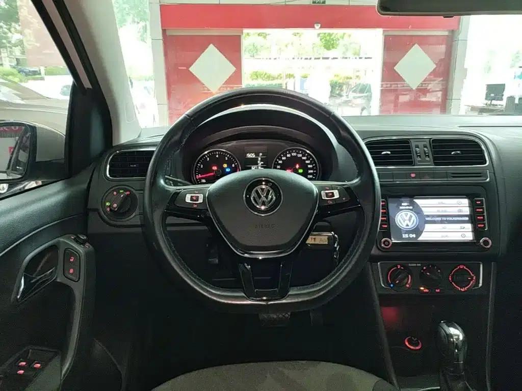 2016 Polo 1.6L Automatic Comfort Model — миниатюра 11