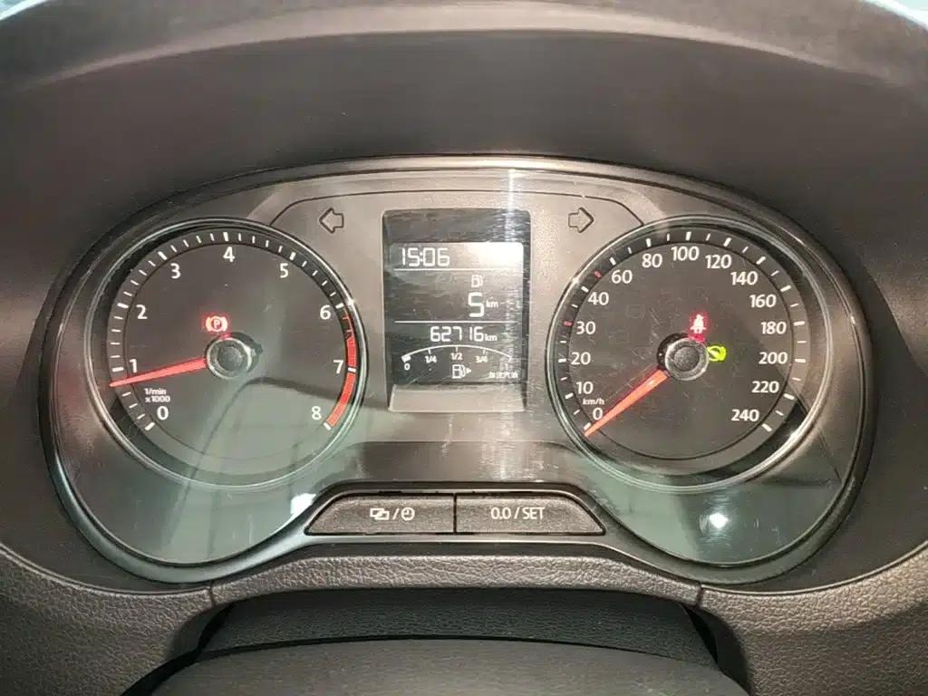 2016 Polo 1.6L Automatic Comfort Model — миниатюра 12