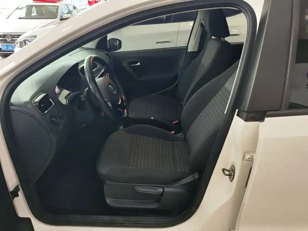 2016 Polo 1.6L Automatic Comfort Model — миниатюра 15