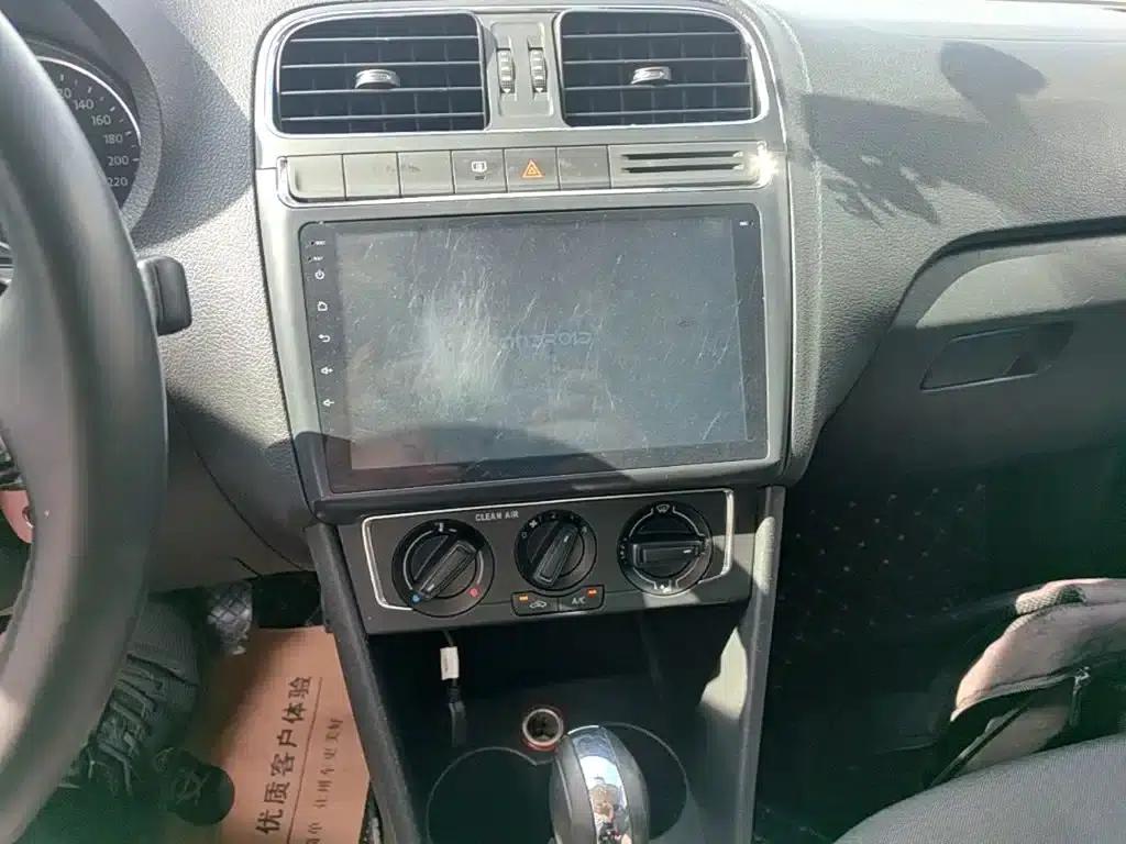 2016 Polo 1.6L Automatic Comfort Model — миниатюра 13