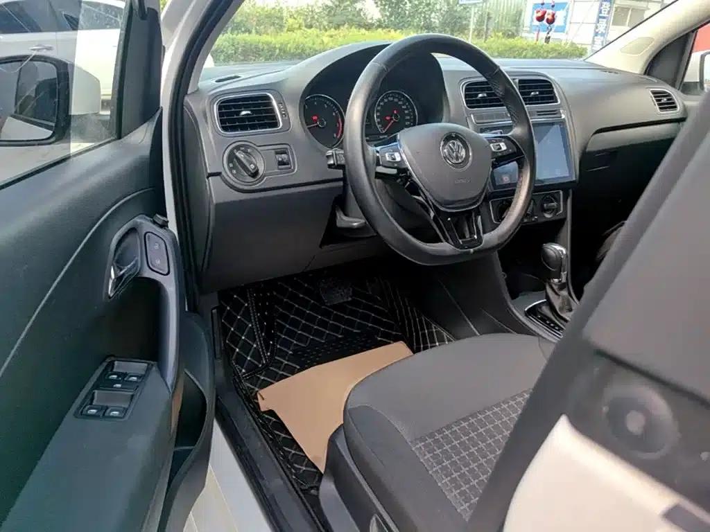 2016 Polo 1.6L Automatic Comfort Model — миниатюра 16
