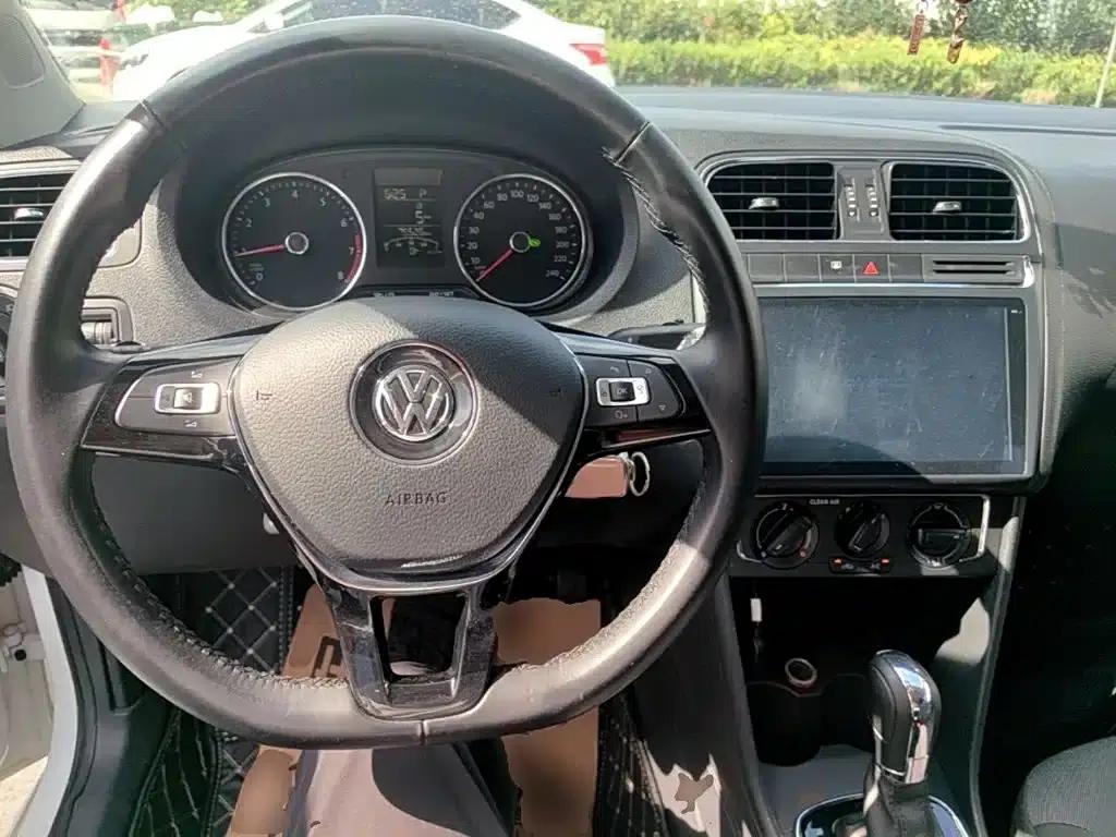 2016 Polo 1.6L Automatic Comfort Model — миниатюра 10