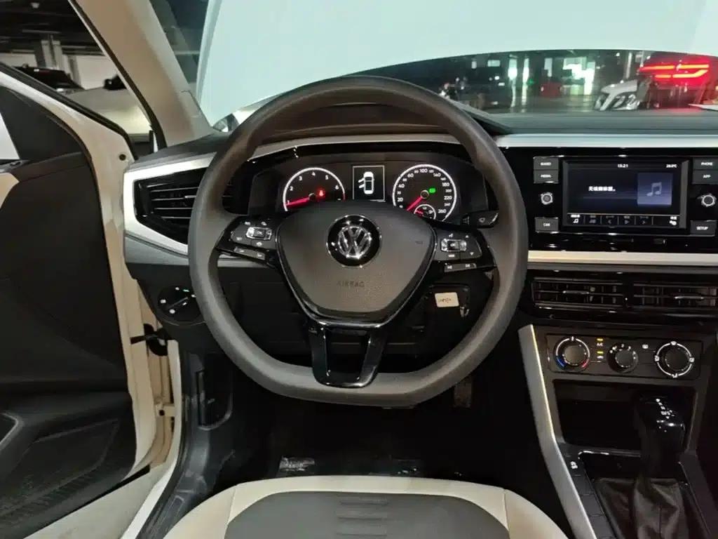 2019 Polo Plus 1.5L Automatic Colorful Technology Edition — миниатюра 11