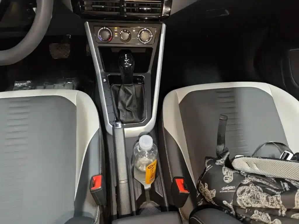 2019 Polo Plus 1.5L Automatic Colorful Technology Edition — миниатюра 14