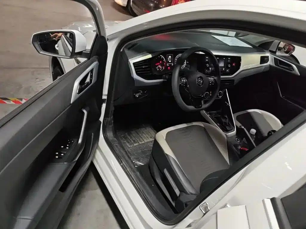 2019 Polo Plus 1.5L Automatic Colorful Technology Edition — миниатюра 16