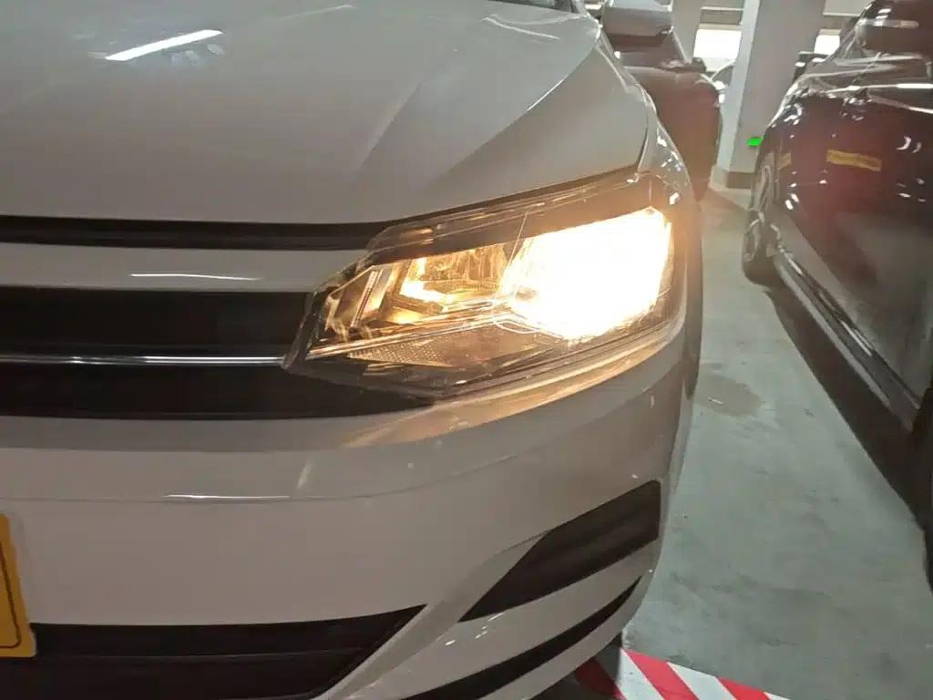 2019 Polo Plus 1.5L Automatic Colorful Technology Edition — миниатюра 24