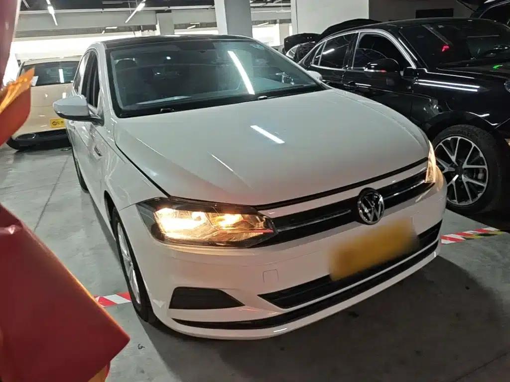 2019 Polo Plus 1.5L Automatic Colorful Technology Edition — миниатюра 4