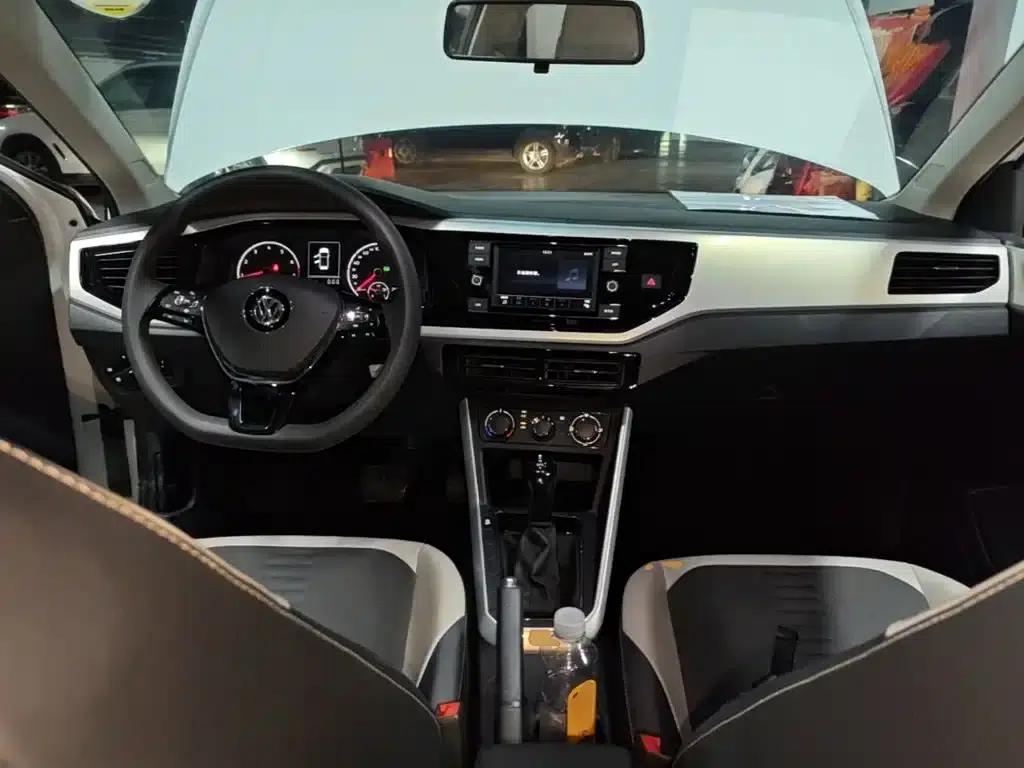 2019 Polo Plus 1.5L Automatic Colorful Technology Edition — миниатюра 10