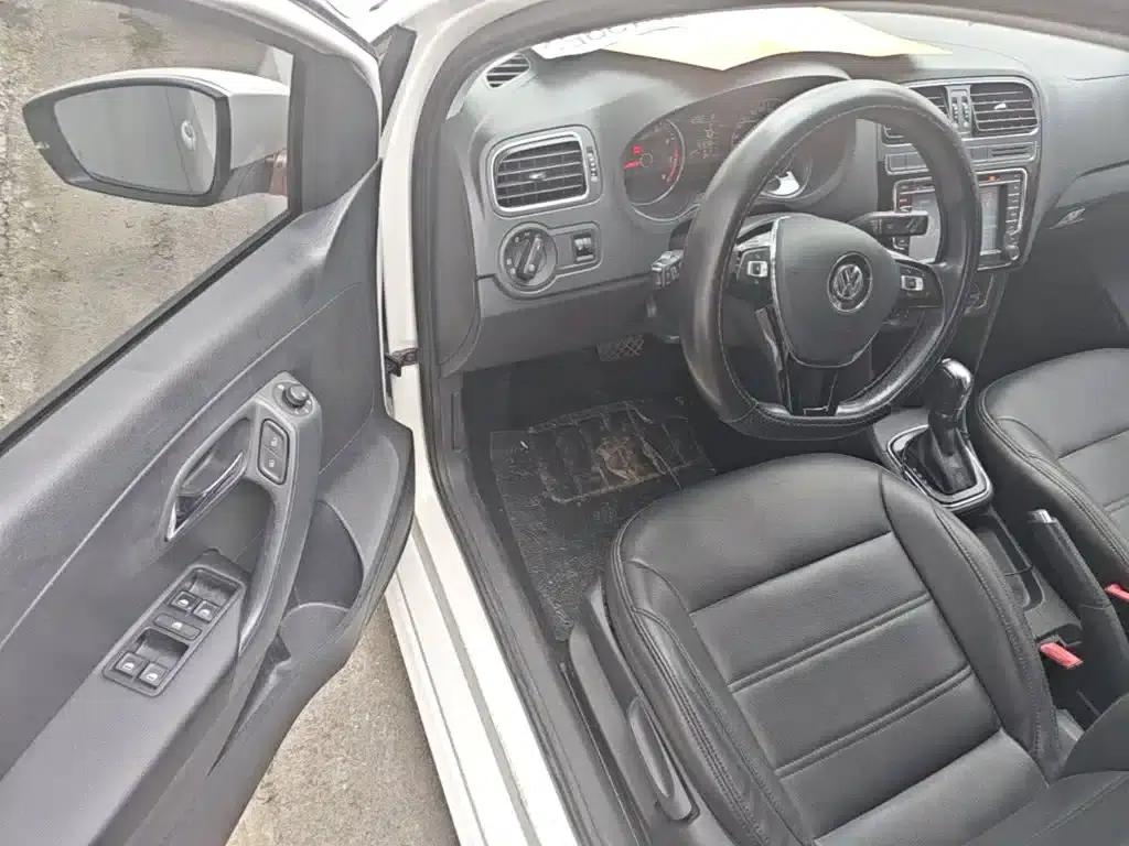 2016 Polo 1.6L Automatic Comfort Model — миниатюра 12