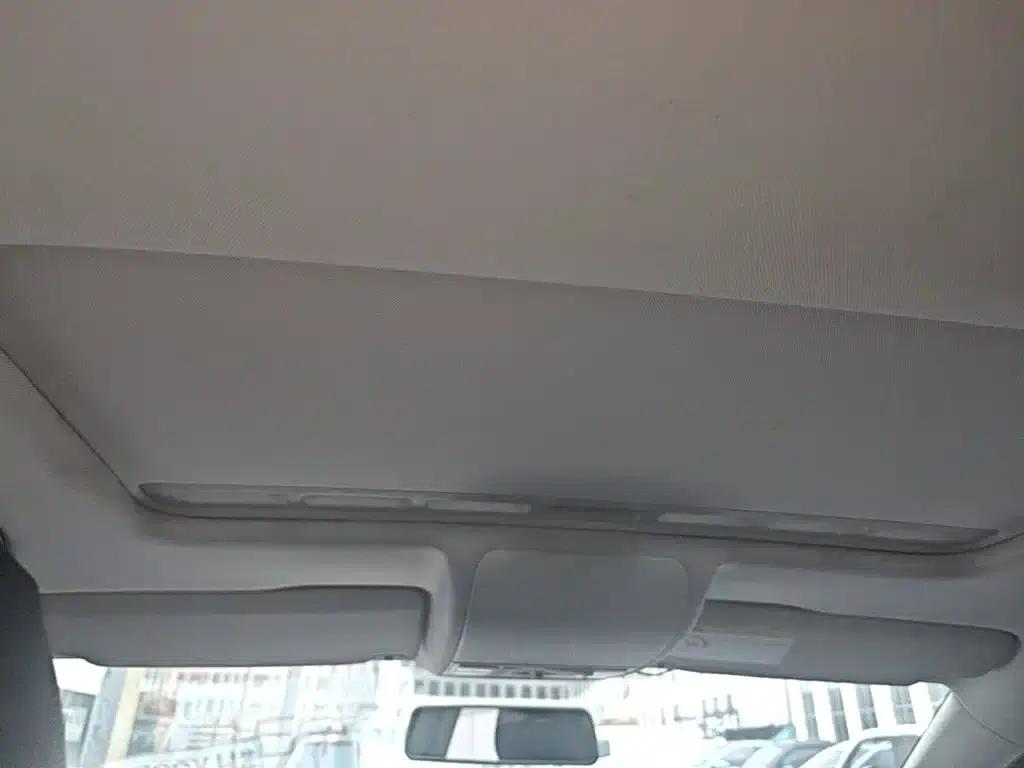 2016 Polo 1.6L Automatic Comfort Model — миниатюра 14