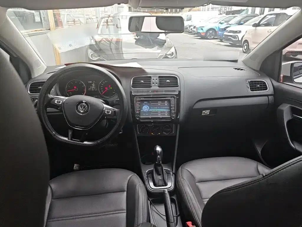 2016 Polo 1.6L Automatic Comfort Model — миниатюра 6