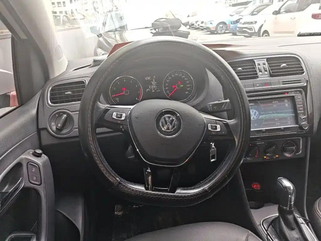 2016 Polo 1.6L Automatic Comfort Model — миниатюра 7