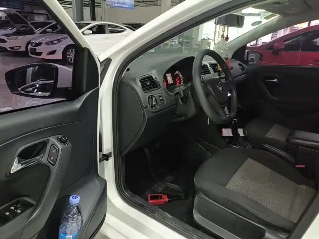 2018 Polo 1.5L Automatic Comfort Edition — миниатюра 16
