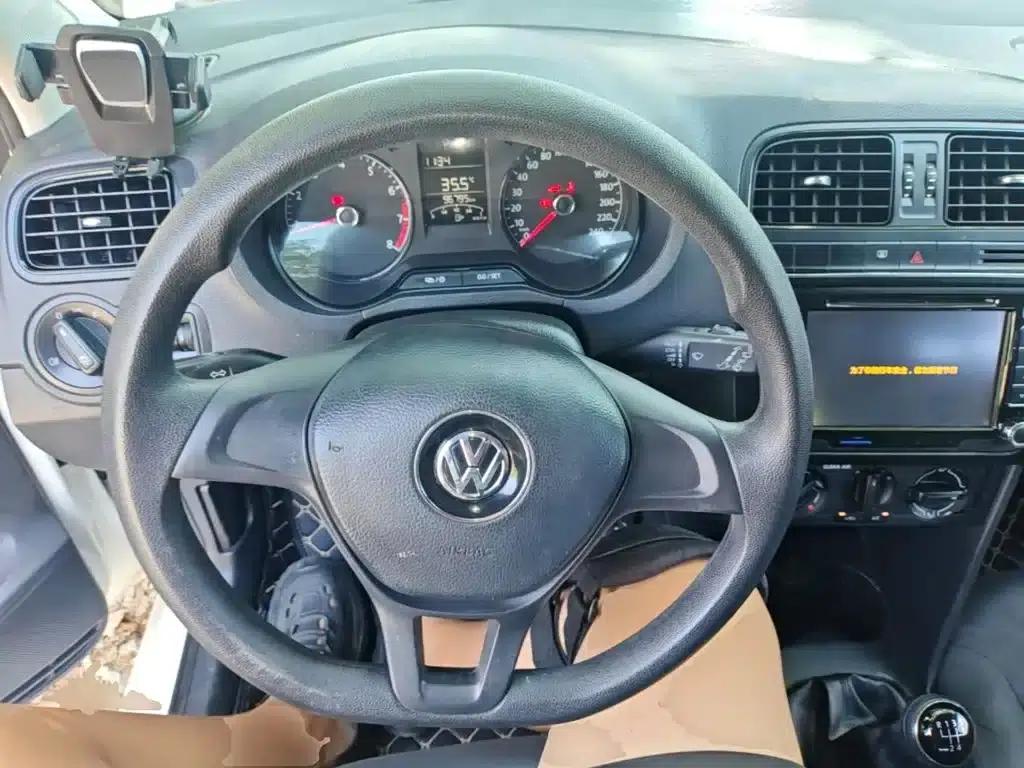 2016 Polo 1.4L Manual Fashion Edition — миниатюра 11