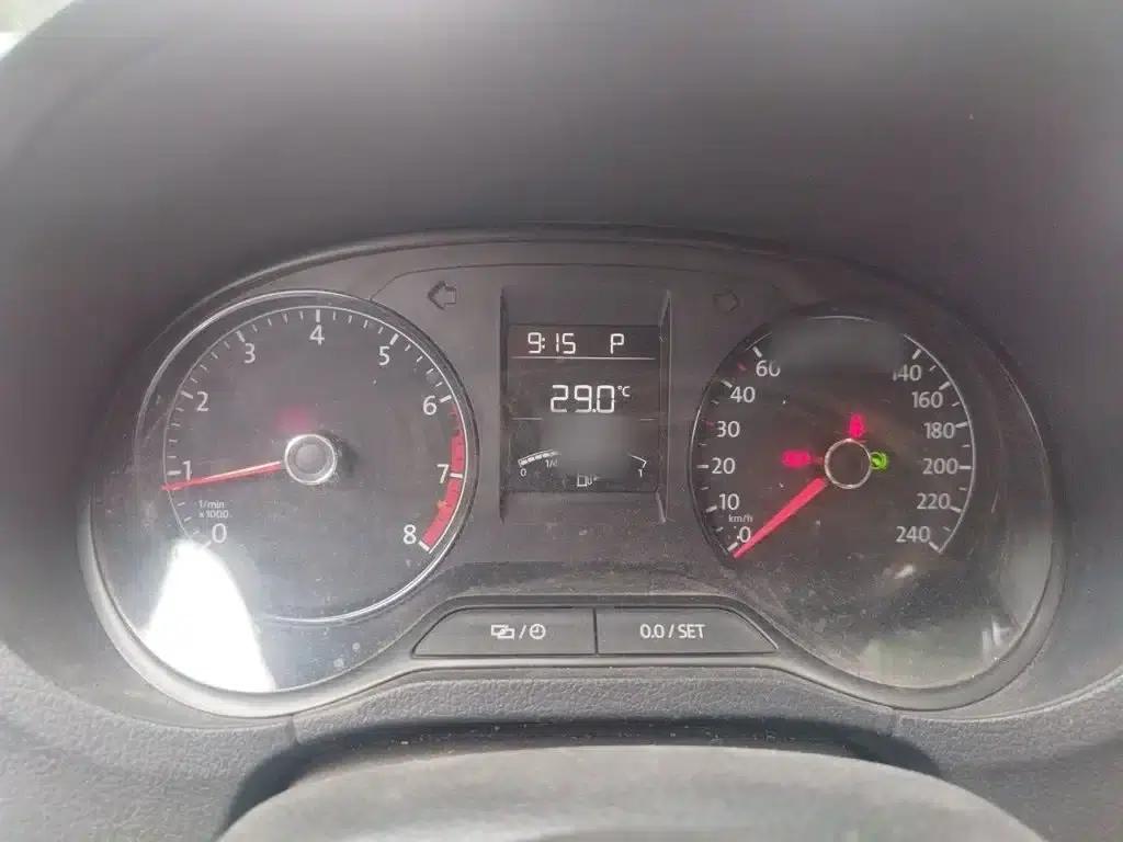 2016 Polo 1.4L Automatic Fashion Edition — миниатюра 4