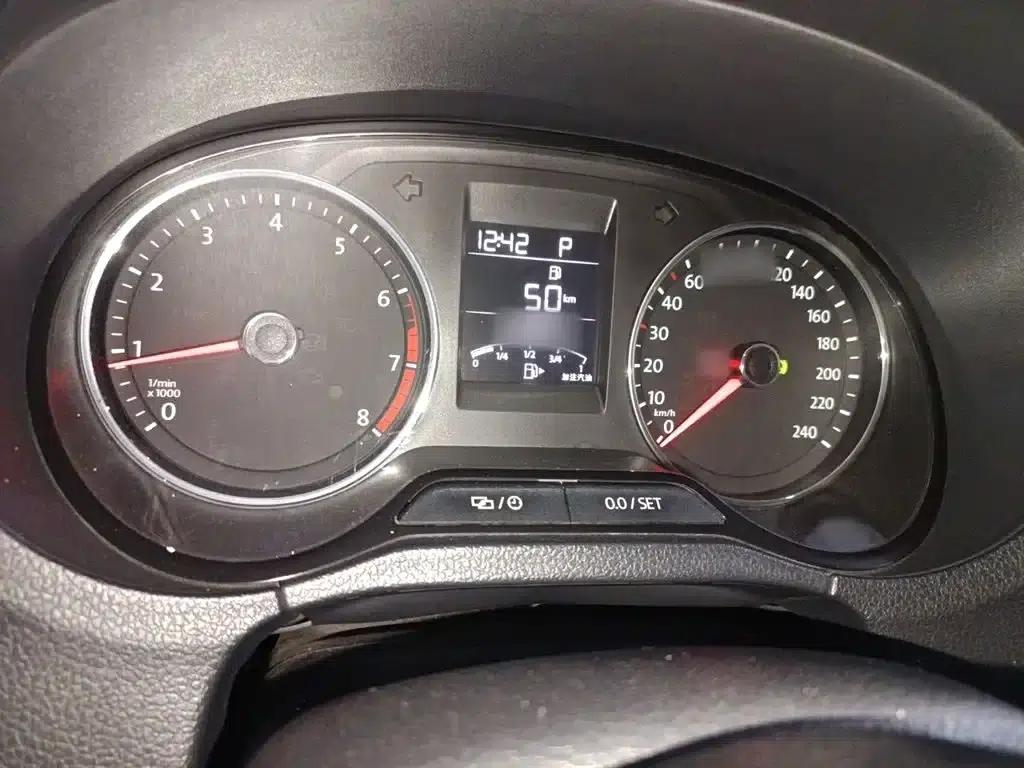 2016 Polo 1.6L Automatic Comfort Model — миниатюра 4