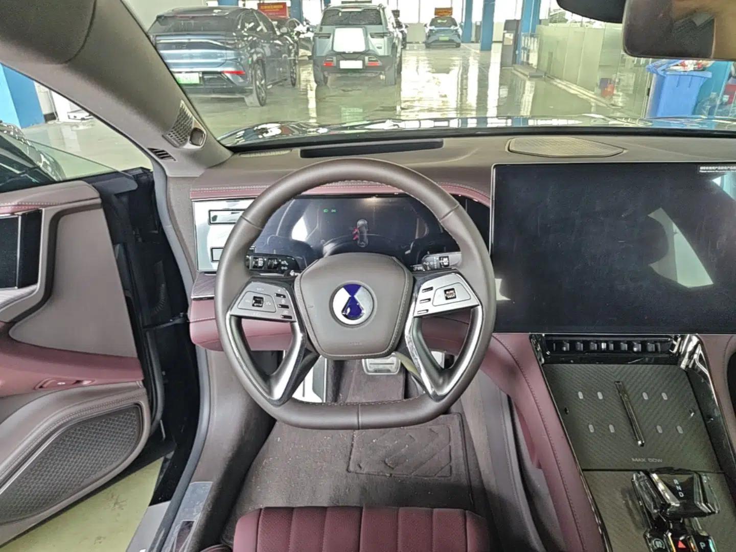 Denza Z9GT 2024 1100 Four-Wheel Drive Max Edition — миниатюра 13