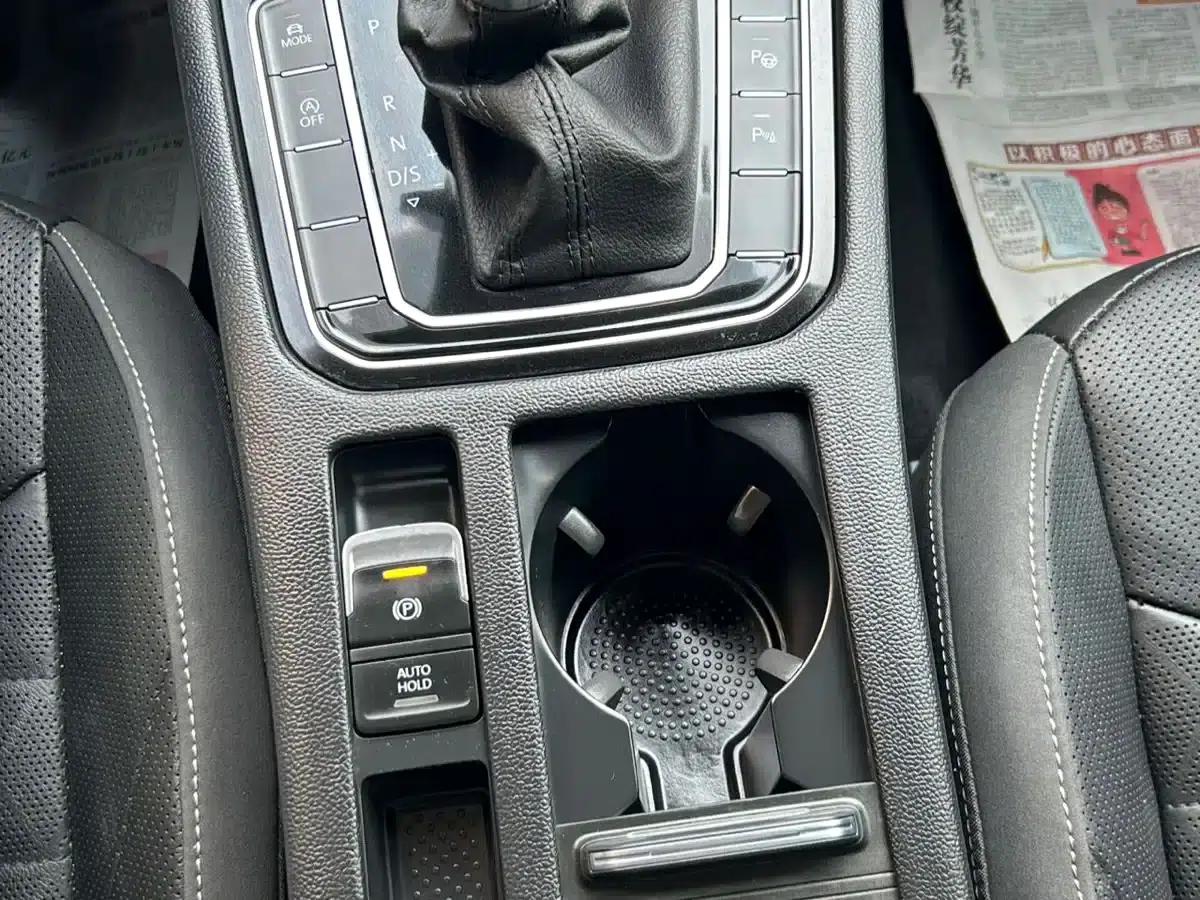 FAW-Volkswagen CC 2023 380TSI Striking Edition — миниатюра 17